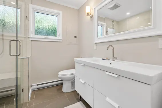 1216 Pinewood Crescent, North Vancouver For Sale - image 19