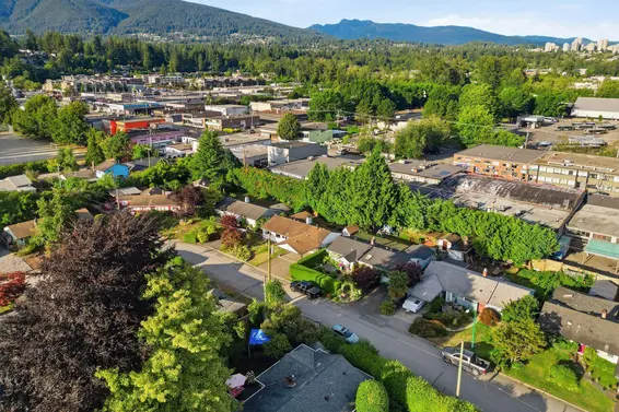 1216 Pinewood Crescent, North Vancouver For Sale - image 38