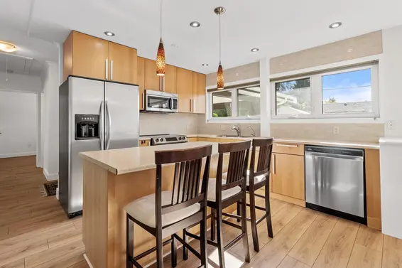 1216 Pinewood Crescent, North Vancouver For Sale - image 5