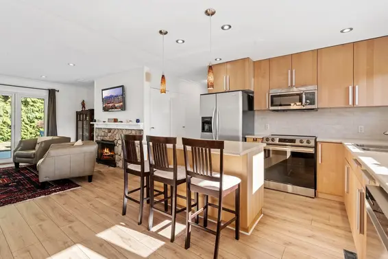 1216 Pinewood Crescent, North Vancouver For Sale - image 6