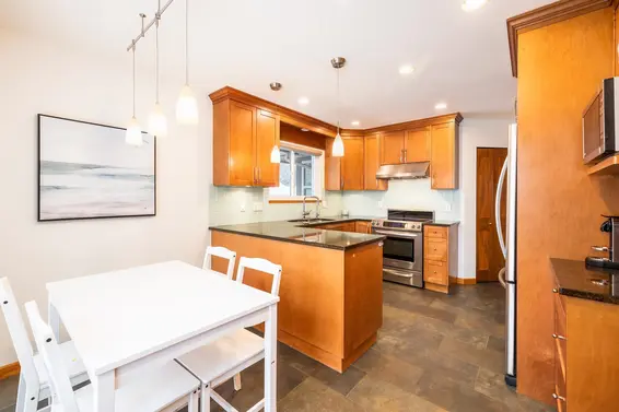 3985 Frames Place, North Vancouver For Sale - image 14