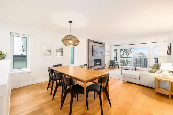 3985 Frames Place, North Vancouver For Sale - image 3