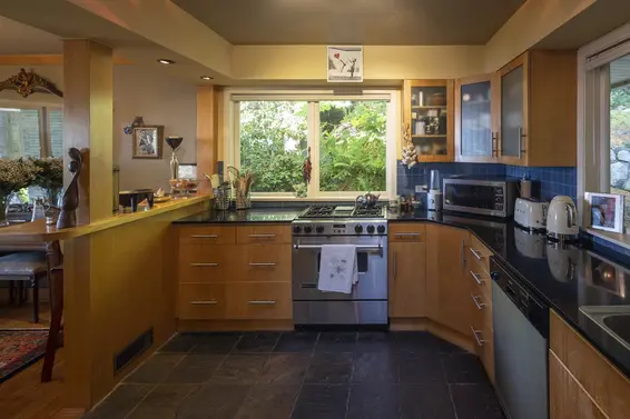 3095 Mathers Avenue, West Vancouver For Sale - image 9
