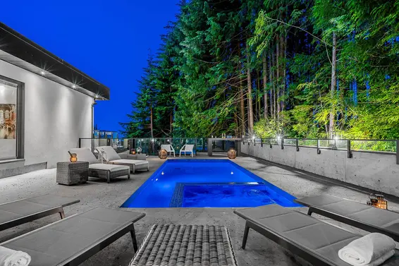 594 Craigmohr Drive, West Vancouver For Sale - image 2