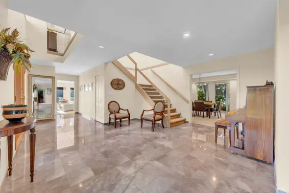 1595 Tyrol Court, West Vancouver For Sale - image 4