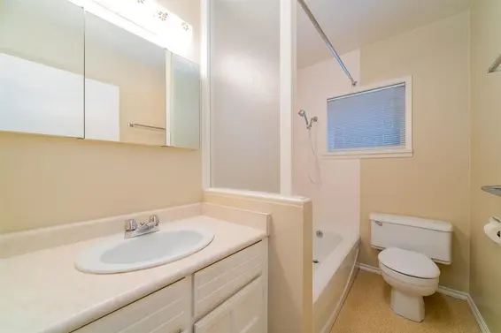 2870 Thorncliffe Drive, North Vancouver For Sale - image 10