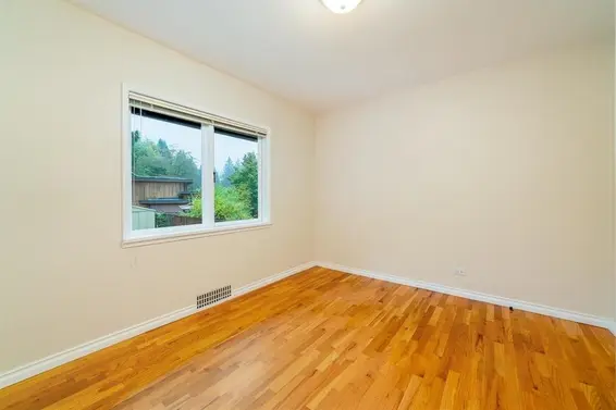 2870 Thorncliffe Drive, North Vancouver For Sale - image 12