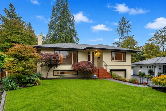 2870 Thorncliffe Drive, North Vancouver For Sale - image 2