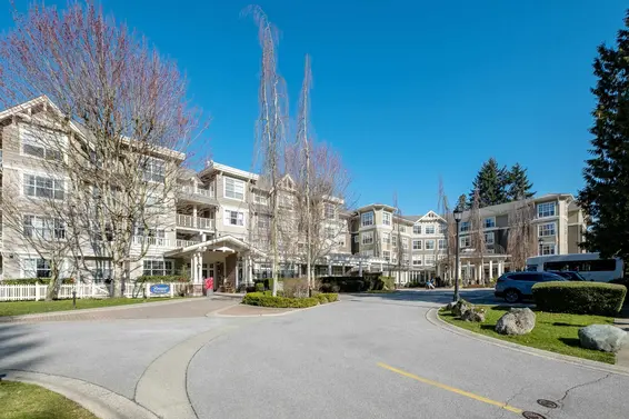 403 960 Lynn Valley Road, North Vancouver