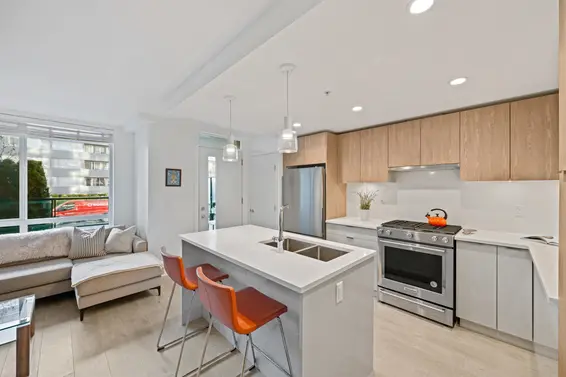 TH10 108 East 8th Street, North Vancouver For Sale - image 7