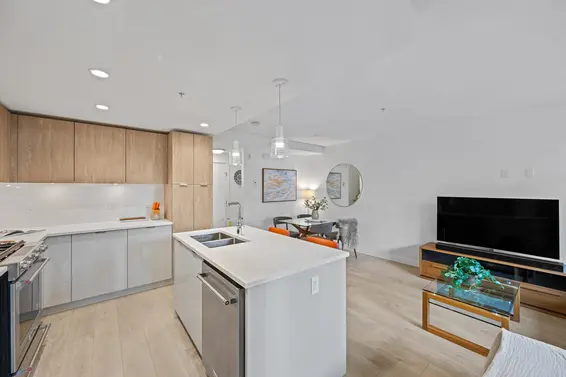 TH10 108 East 8th Street, North Vancouver For Sale - image 8