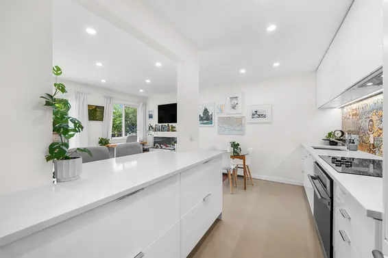 101 241 St. Andrews Avenue, North Vancouver For Sale - image 3