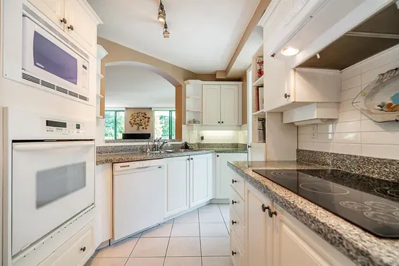 3B 338 Taylor Way, West Vancouver For Sale - image 10