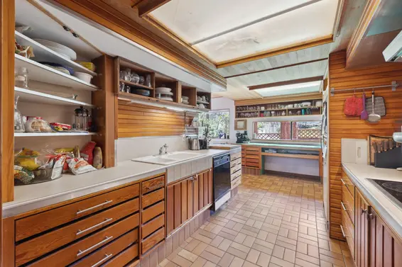 2240 Windridge Drive, North Vancouver For Sale - image 12