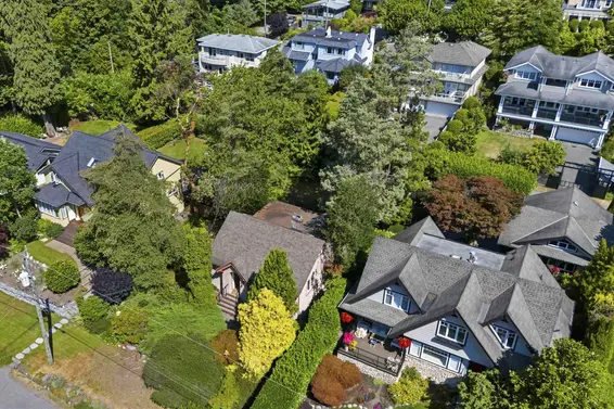 1869 Duchess Avenue, West Vancouver For Sale - image 8