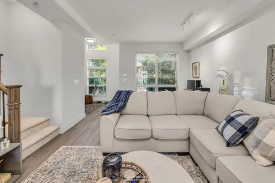 8 244 East 5th Street, North Vancouver For Sale - image 9