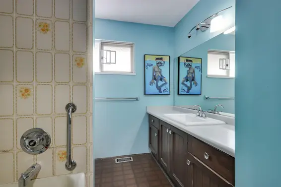 2419 Weymouth Place, North Vancouver For Sale - image 19