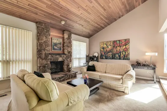 2419 Weymouth Place, North Vancouver For Sale - image 2