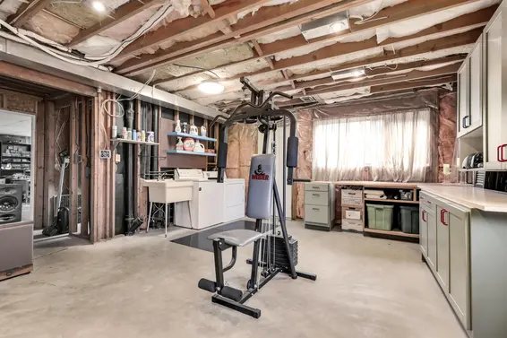 2419 Weymouth Place, North Vancouver For Sale - image 25