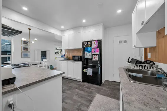 441 Tempe Crescent, North Vancouver For Sale - image 11