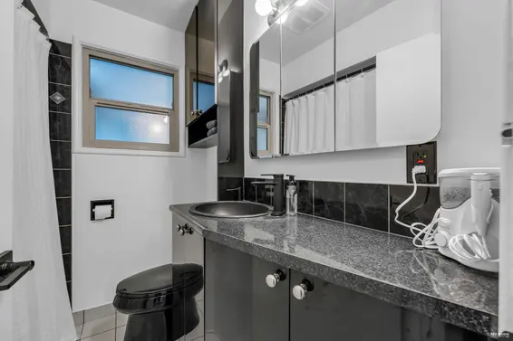 441 Tempe Crescent, North Vancouver For Sale - image 16
