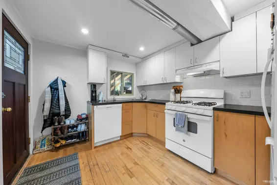 441 Tempe Crescent, North Vancouver For Sale - image 24