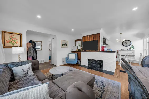 441 Tempe Crescent, North Vancouver For Sale - image 4