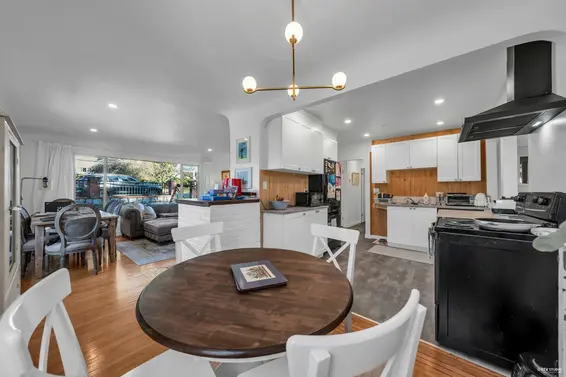 441 Tempe Crescent, North Vancouver For Sale - image 8