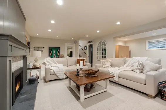 3665 Rutherford Crescent, North Vancouver For Sale - image 21