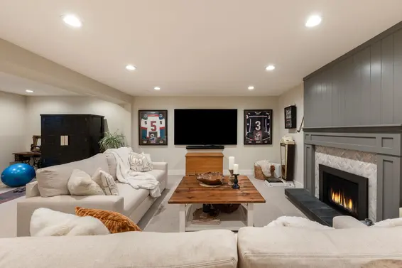 3665 Rutherford Crescent, North Vancouver For Sale - image 22