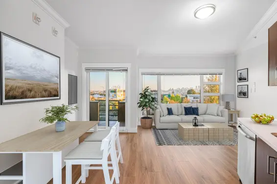 404 857 West 15 Street, North Vancouver