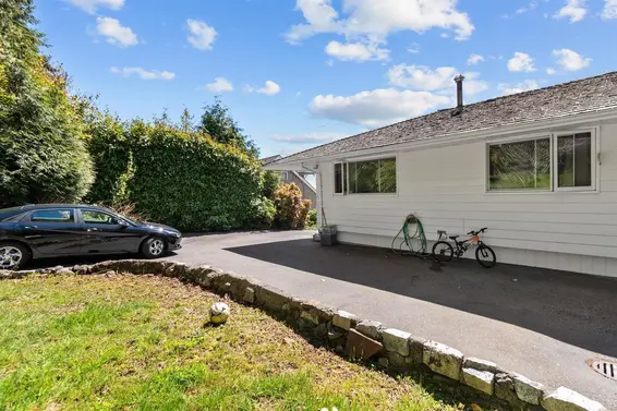 1895 Rosebery Avenue, West Vancouver For Sale - image 19