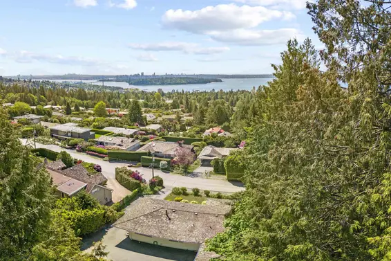 1895 Rosebery Avenue, West Vancouver For Sale - image 37