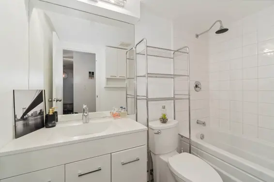 302 275 West 2nd Street, North Vancouver For Sale - image 18
