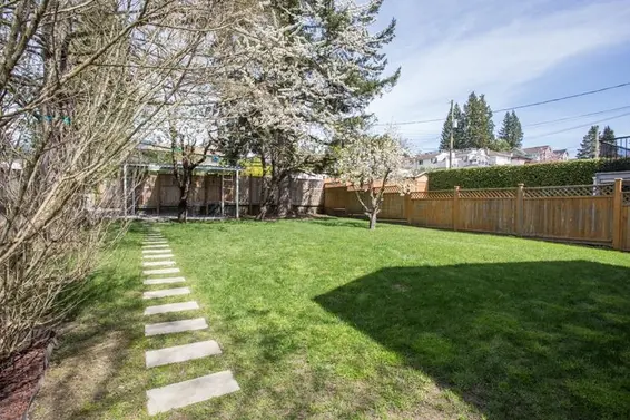 344 West 23rd Street, North Vancouver For Sale - image 32