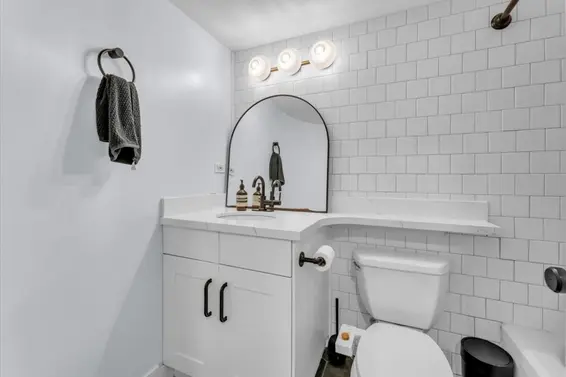 102 320 West 2nd Street, North Vancouver For Sale - image 16