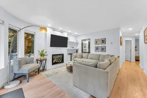 102 320 West 2nd Street, North Vancouver For Sale - image 24