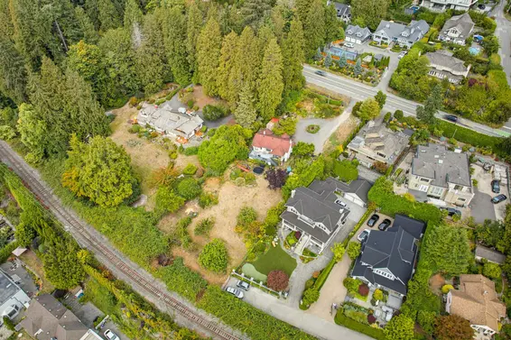 2820 Marine Drive, West Vancouver For Sale - image 12