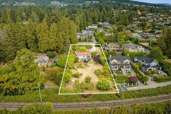 2820 Marine Drive, West Vancouver For Sale - image 3
