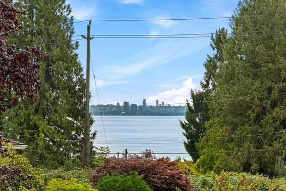 2820 Marine Drive, West Vancouver For Sale - image 32