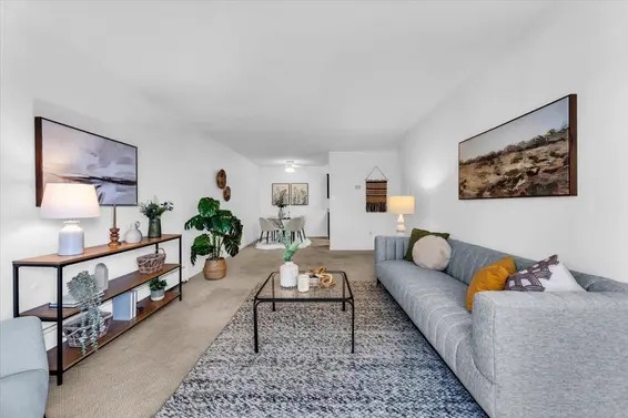 204 122 East 17th Street, North Vancouver