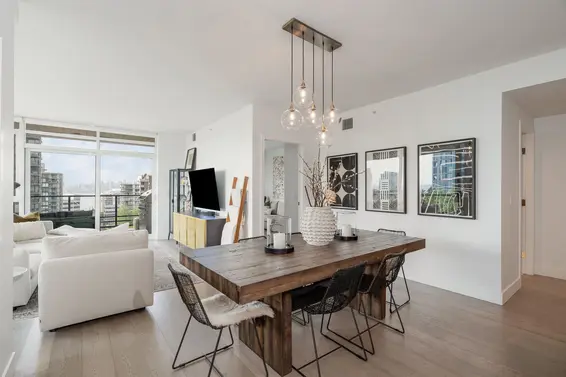 504 177 West 3rd Street, North Vancouver