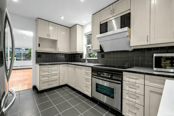 1109 235 Keith Road, West Vancouver For Sale - image 17