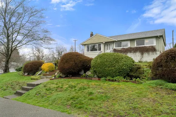 462 West 26th Street, North Vancouver For Sale - image 3