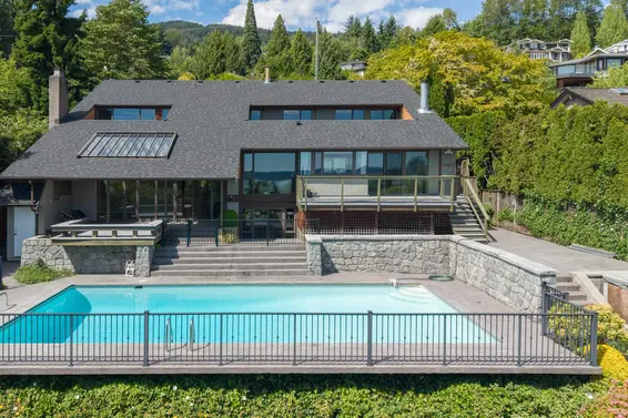 2370 Queens Avenue, West Vancouver