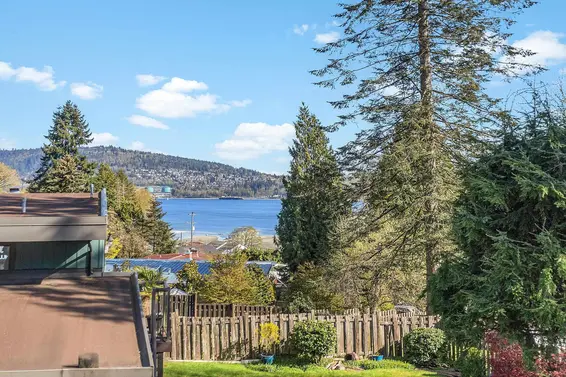 581 Ellis Street, North Vancouver For Sale - image 31