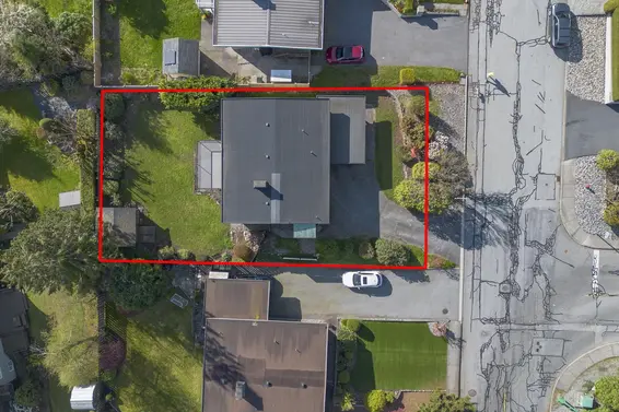 581 Ellis Street, North Vancouver For Sale - image 32