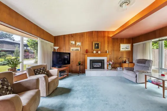 900 Glenora Avenue, North Vancouver For Sale - image 2