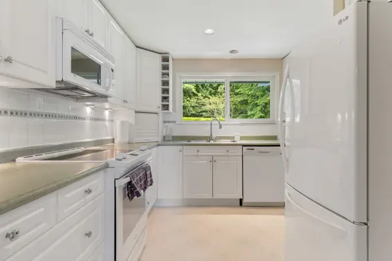 900 Glenora Avenue, North Vancouver For Sale - image 7