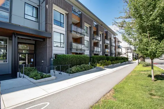111 615 East 3rd Street, North Vancouver For Sale - image 2